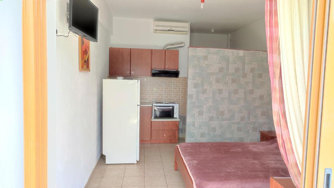 Villa Christina Sea Side A Hanioti Ngoại thất bức ảnh